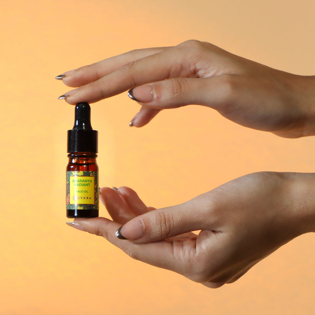 Mini Bharanyu Radiant Λάδι Προσώπου