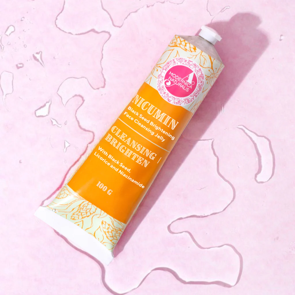 Nicumin Αφρός καθαρισμού προσώπου με μαύρο σπόρο για λάμψη - Με ισχυρά εκχυλίσματα από σπόρους Kalonji, γλυκόριζα και σαφράν, εμπλουτισμένος με νιασιναμίδη